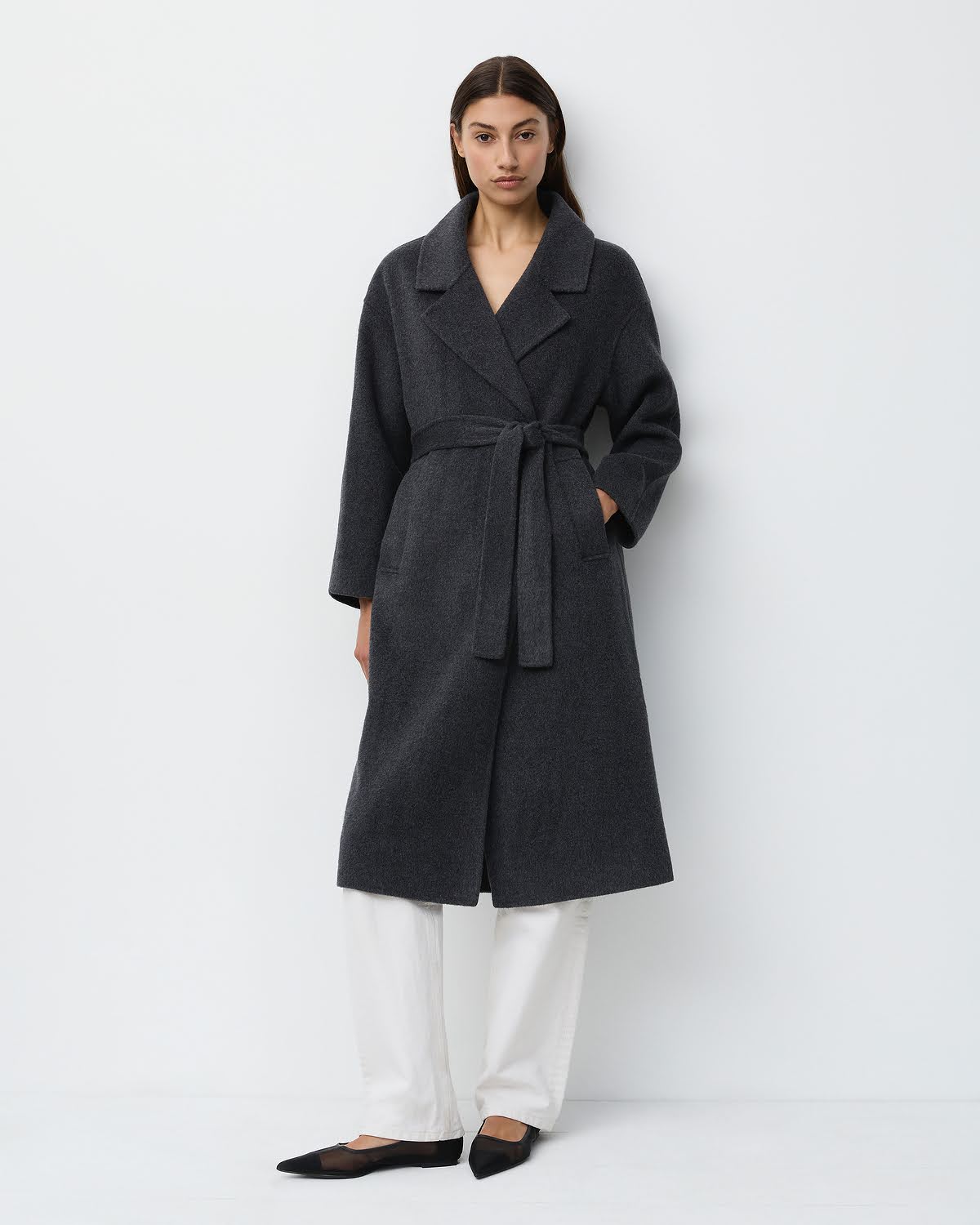 THE LONDON COAT – THE CURATED